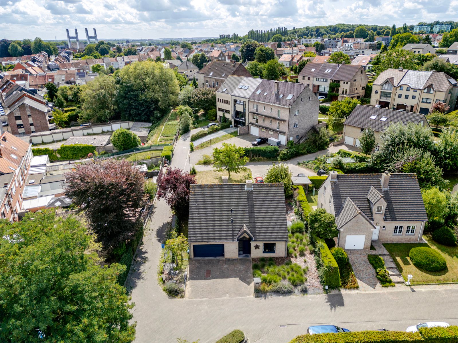 Vrijstaande gezinswoning met 3 slaapkamers, garage en tuin foto 25