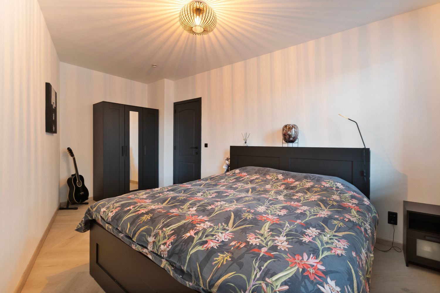 GELIJKVLOERS APPARTEMENT IN HET HART VAN HALEN, VOLLEDIG VERNIEUWD IN 2024! foto 13