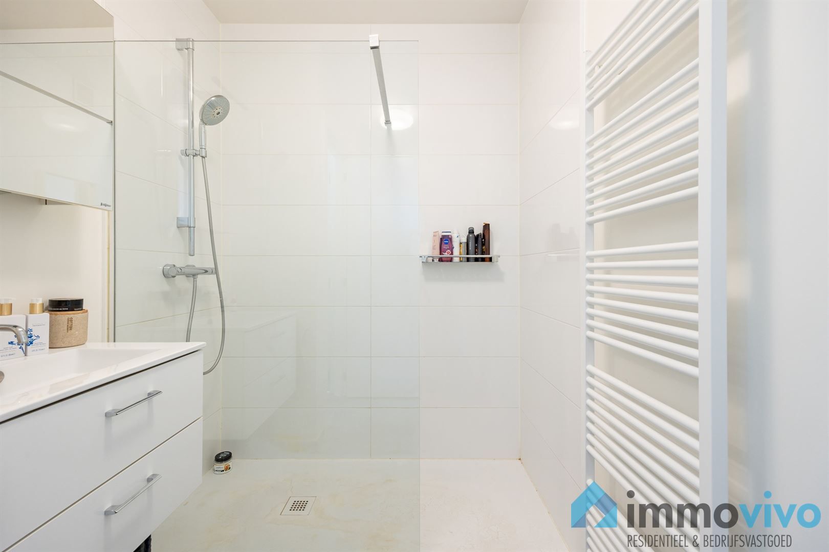 Recent (2017) knap hoekappartement met 1 slpk en groot terras foto 11