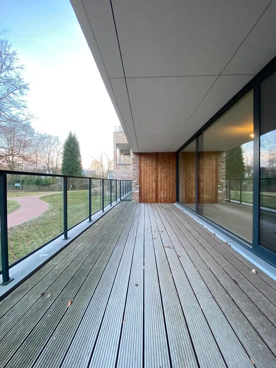 Recent appartement met ruim terras in groen kader te Aalst foto 14