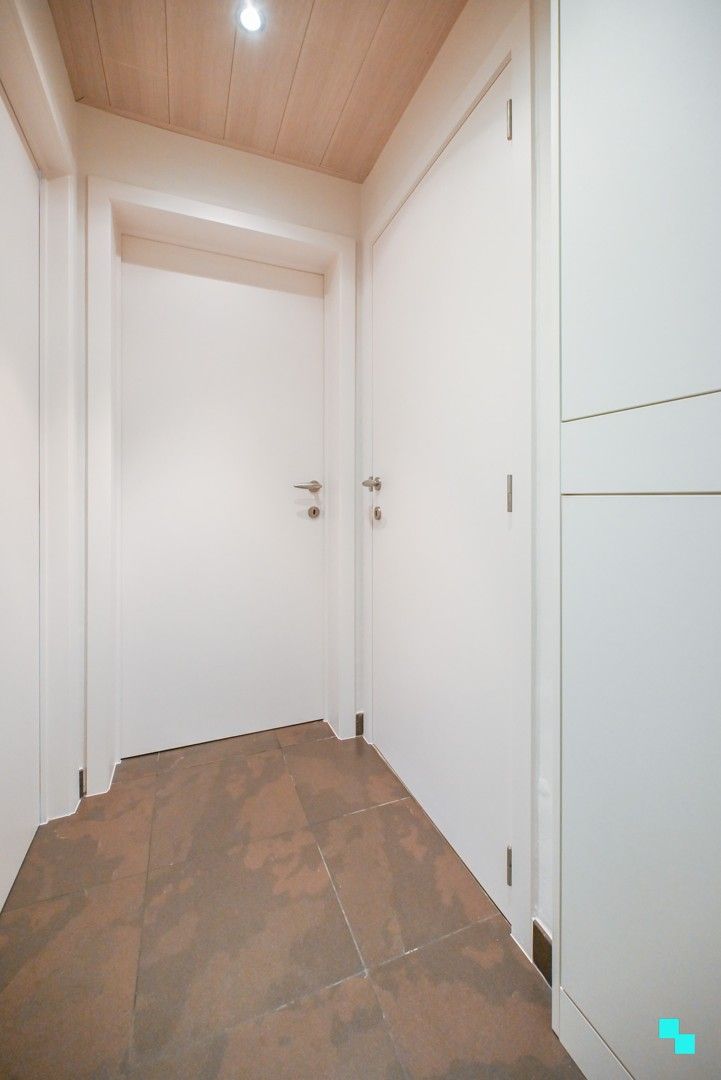 Energiezuinig, instapklaar tweeslaapkamerappartement te Roeselare foto 3