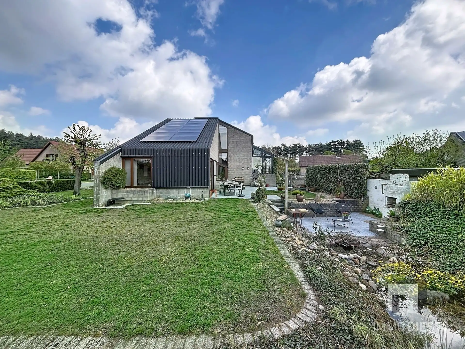 Bijzondere woning, lichtrijk, open en 3 slaapkamers foto 3