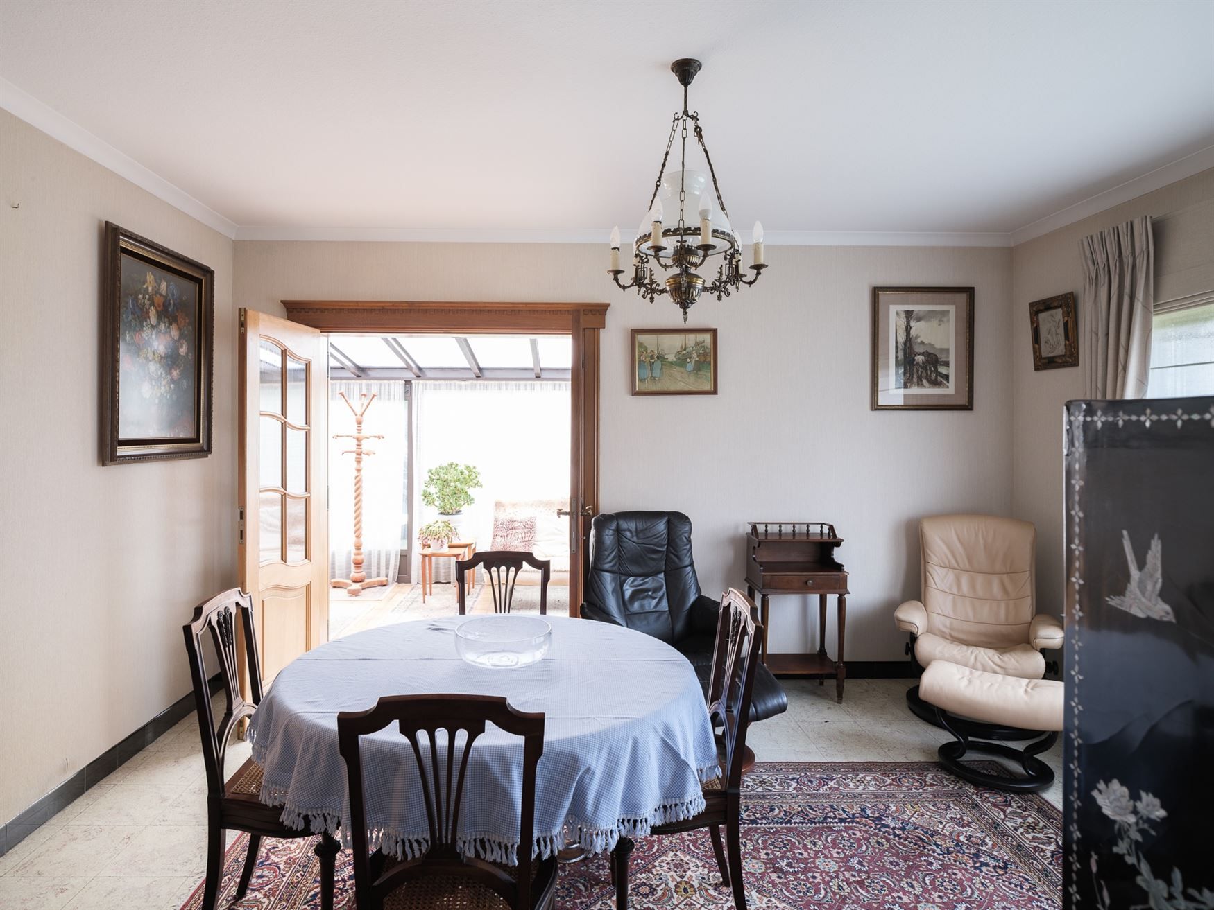 Ruime gezinswoning met vier slaapkamers en tuin in Drongen. foto 10