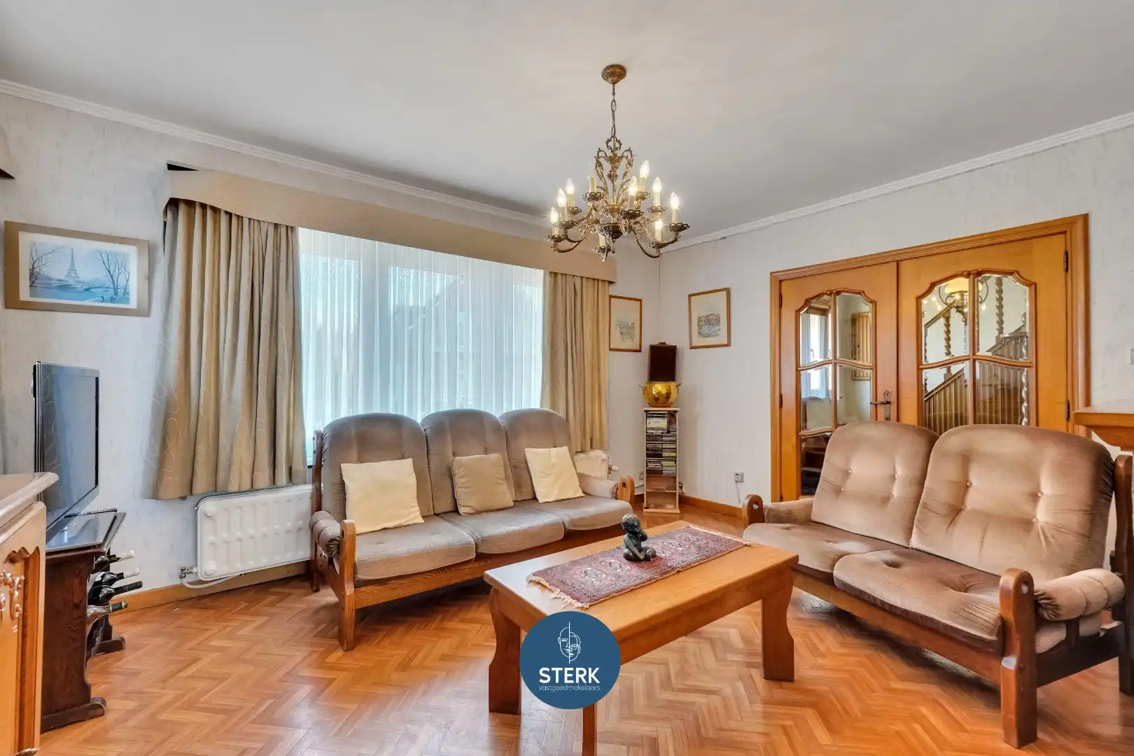 OP TE KNAPPEN GEZINSWONING OP EEN TOPLOCATIE IN CENTRUM LANAKEN !  foto 2