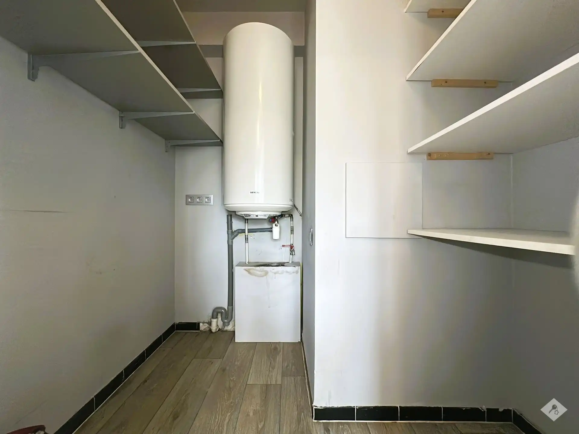  Licht en ruim 2-slaapkamerappartement met terras, zonnepanelen en airco foto 9