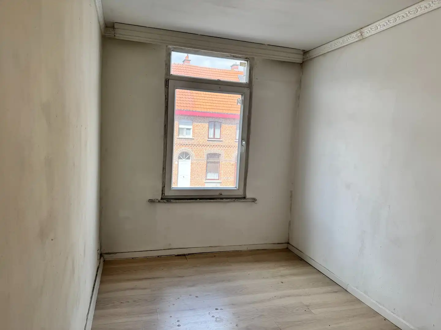 Ruime renovatiewoning met garage en koer te Temse. foto 9