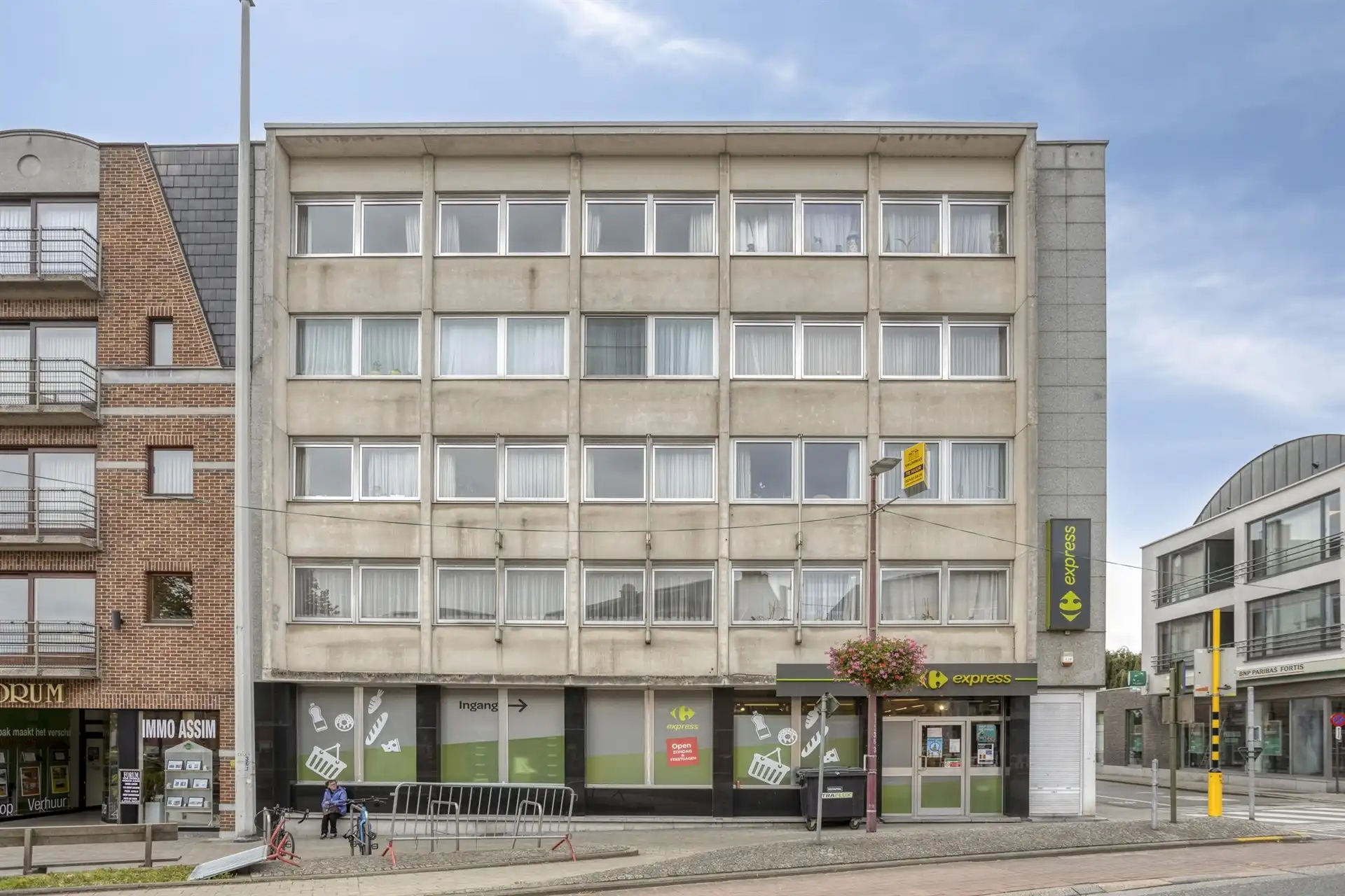 Zeer ruim, zonovergoten appartement met 3 slaapkamers! foto 24