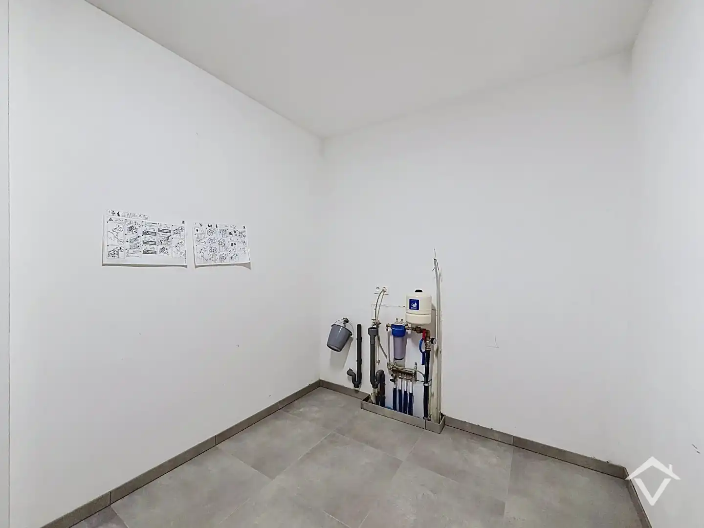 Centraal gelegen nieuwbouwwoning met 3 slaapkamers, tuin en overdekte autostaanplaats foto 4