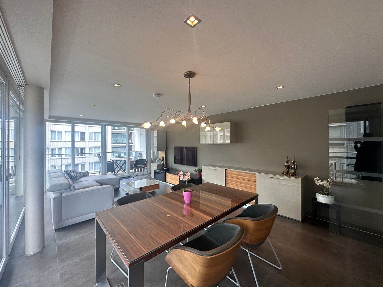 RESIDENTIE ICON II foto {{pictureIndex}}