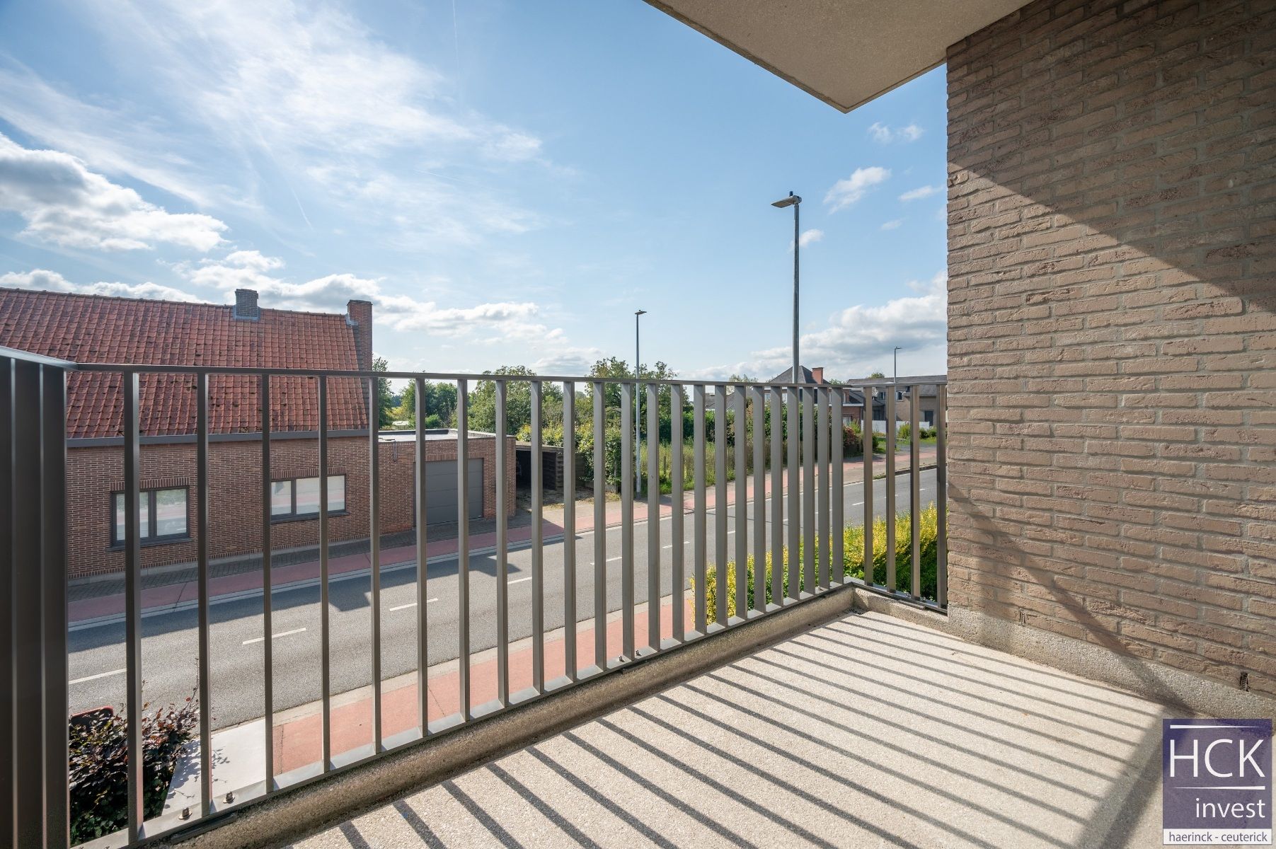 KRUISHOUTEM -  Instapklaar 1-SLPK. appartement met terras én carport foto 5