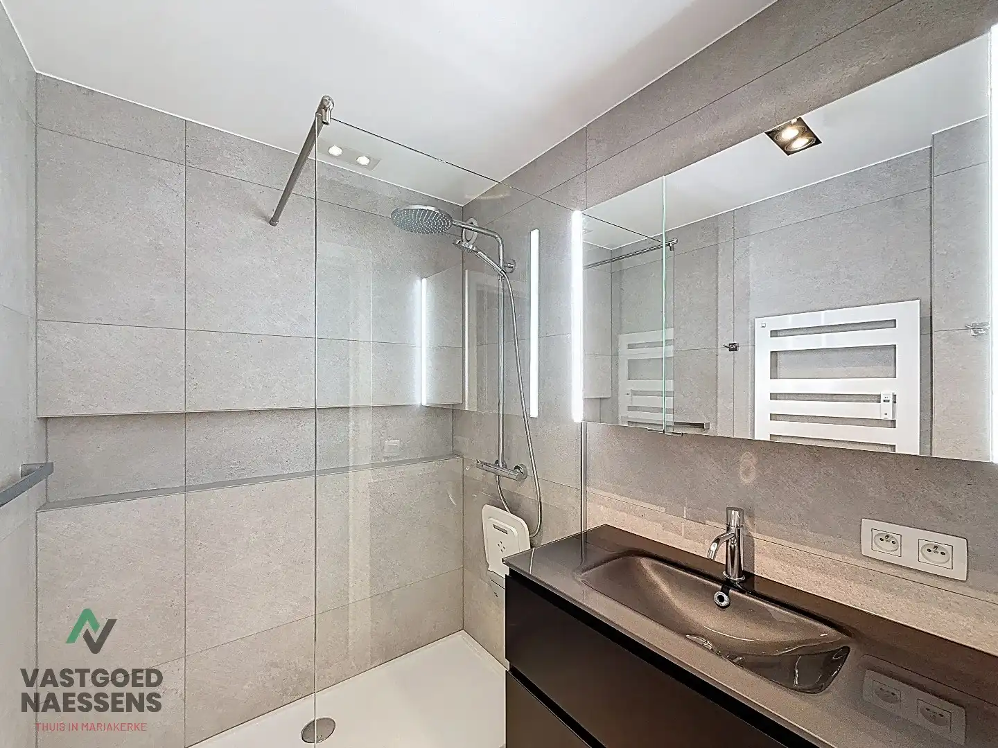 GERENOVEERD 1 SLPK APP MET 2 TERRASSEN foto 14