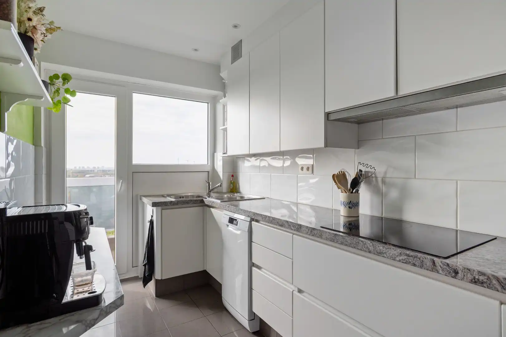 Ruim appartement met 3 slpk en panoramisch zicht foto 5