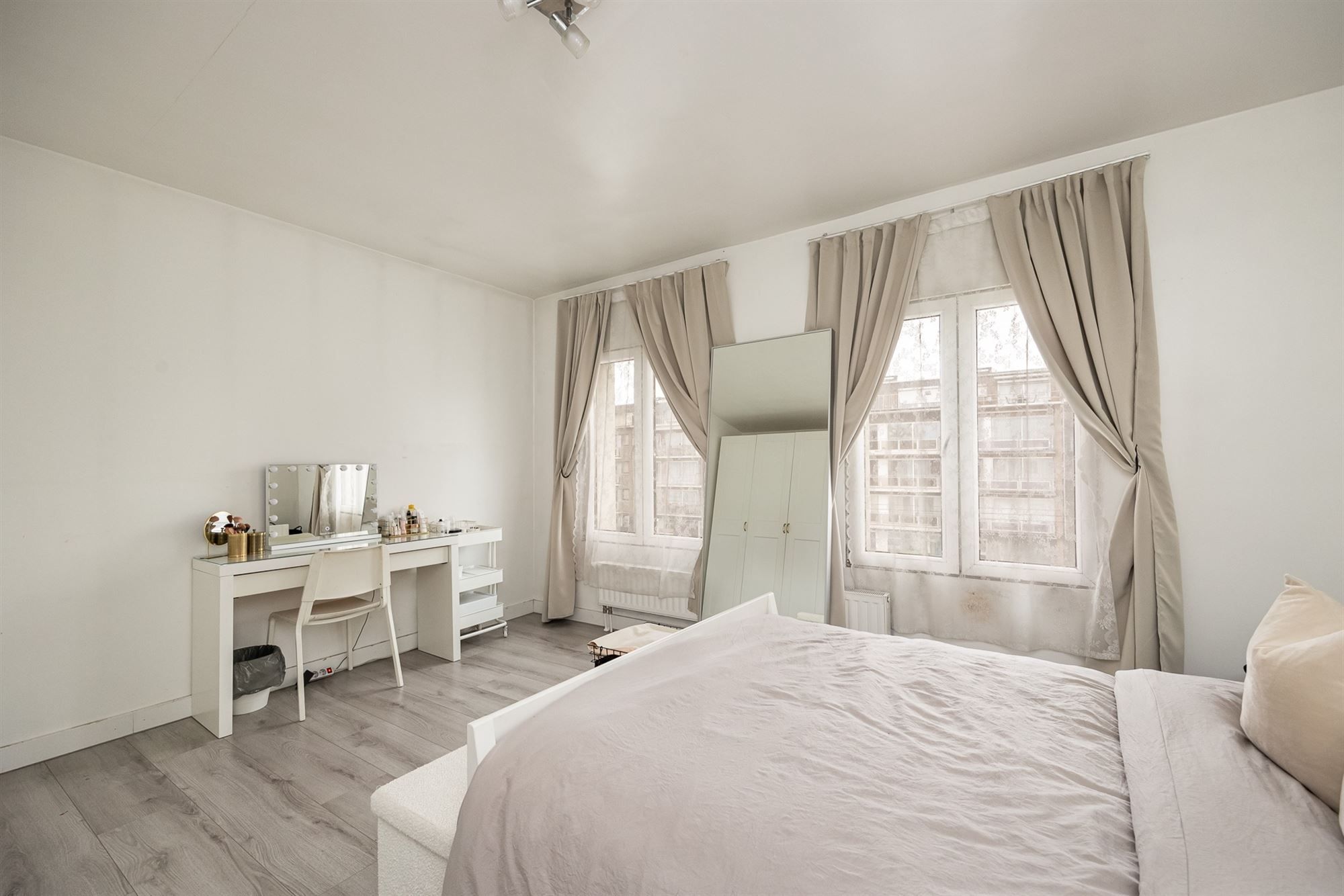 Op te frissen woning met 4 slpk en Z-tuin foto 17
