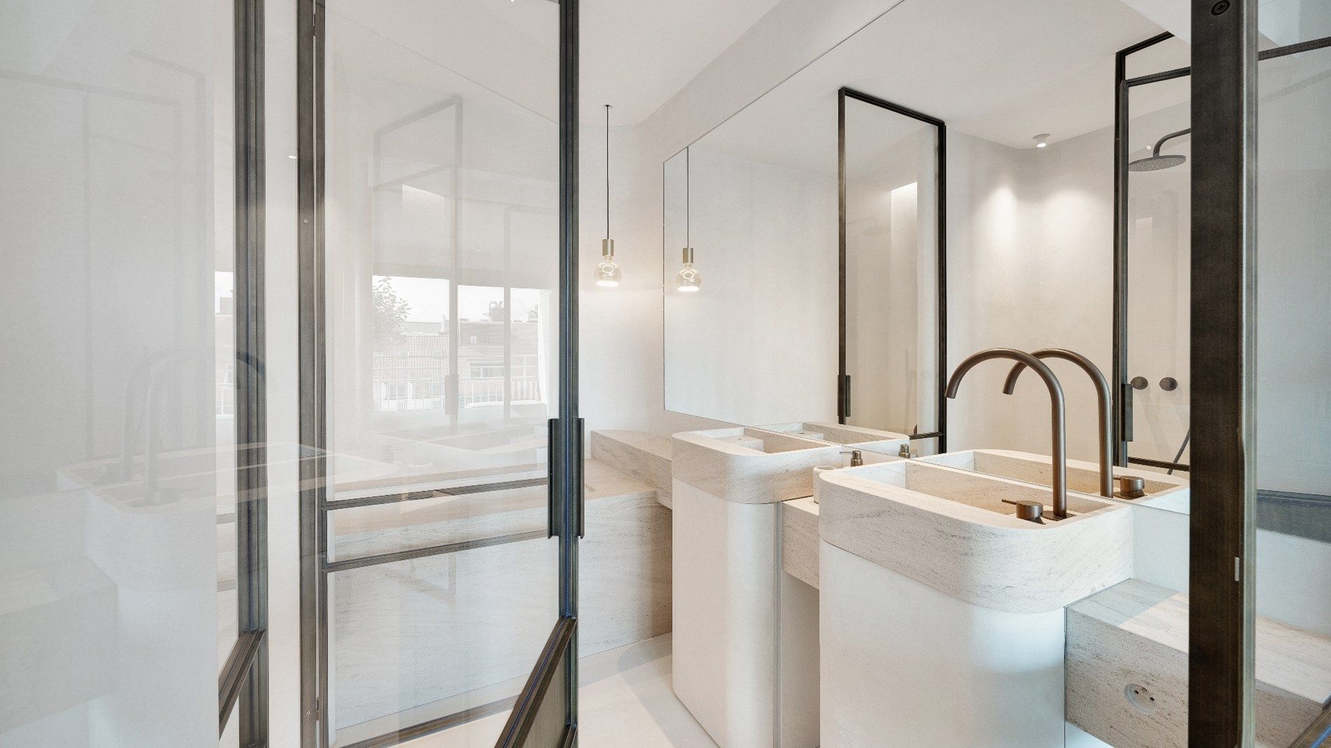 Exclusief, uiterst luxueus afgewerkt appartement gelegen op de Zeedijk Zoute. Aankoop parking mogelijk foto 18