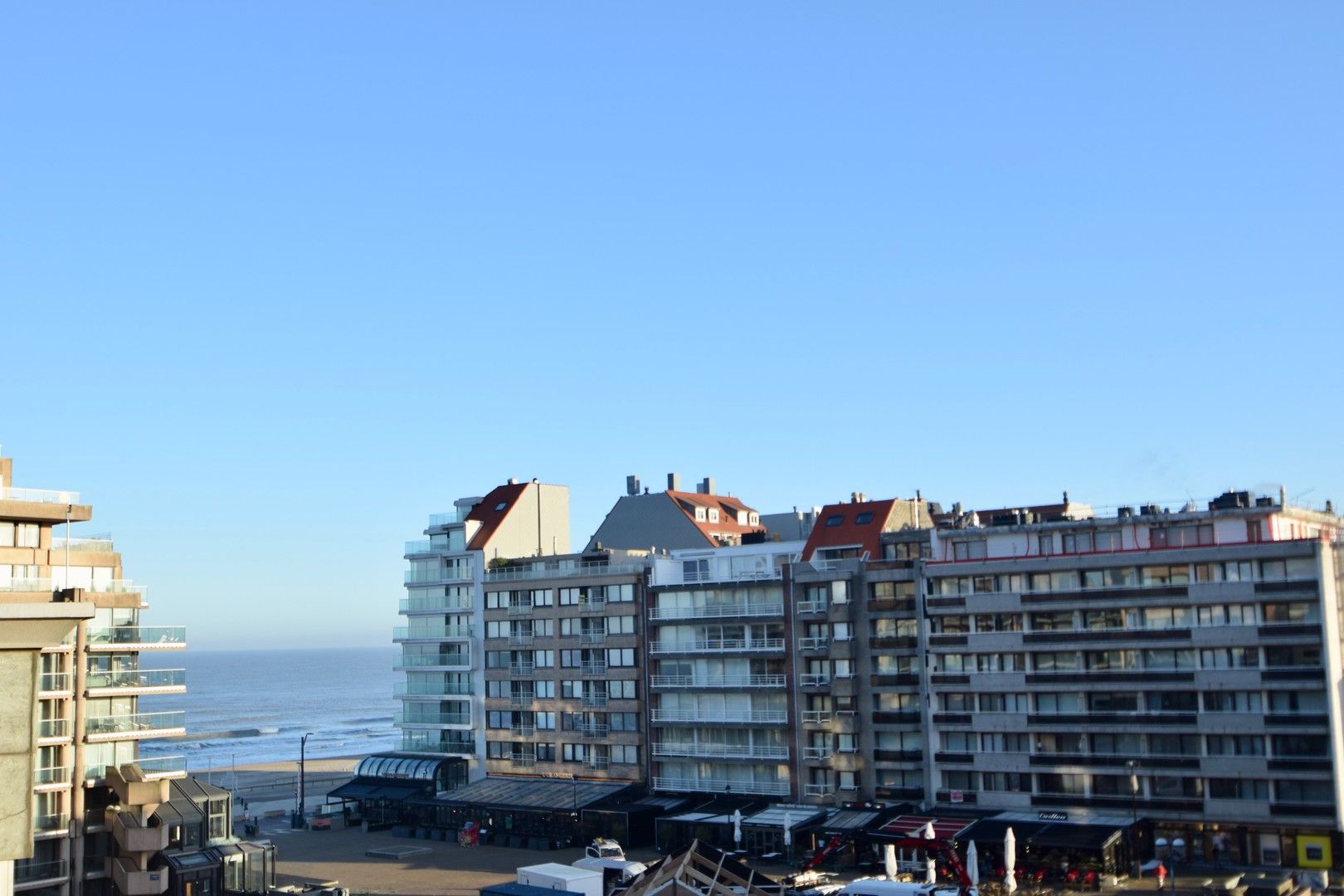 Prachtig nieuwbouw appartement met zijdelings zeezicht in het centrum van Knokke. foto 8