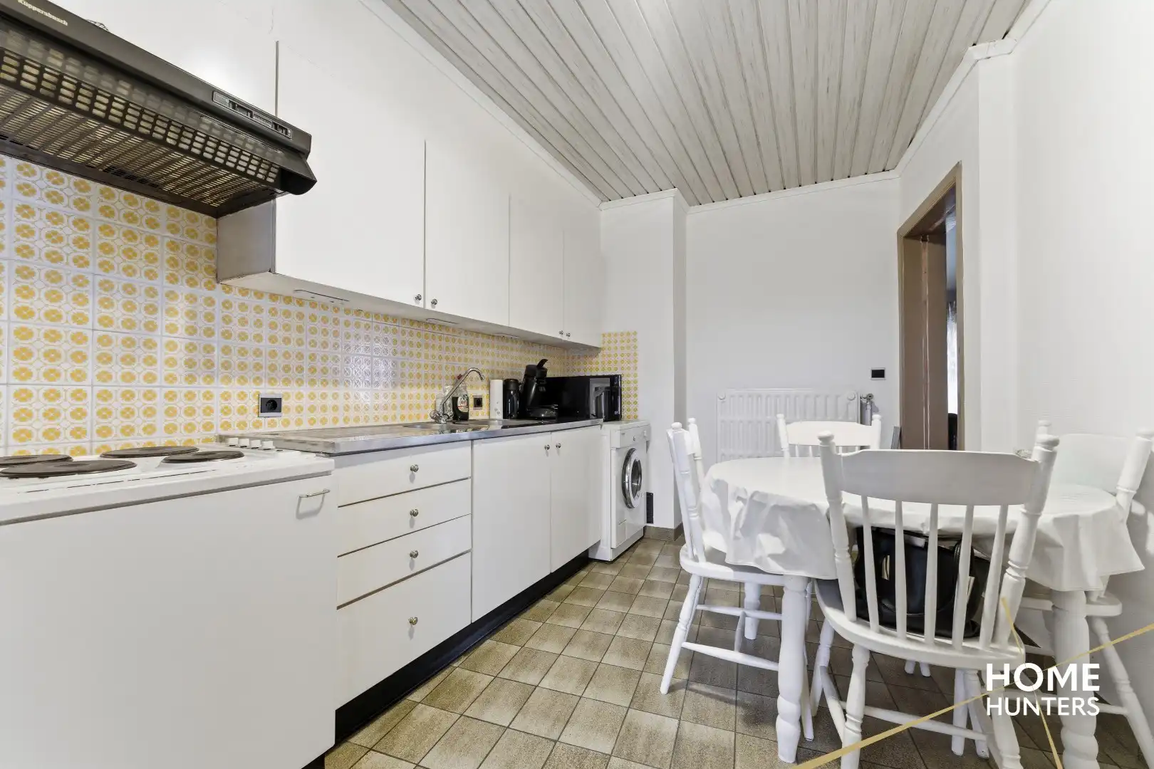 Ruim en lichtrijk te renoveren appartement met 3 slaapkamers op uitstekende locatie te IEper foto 13