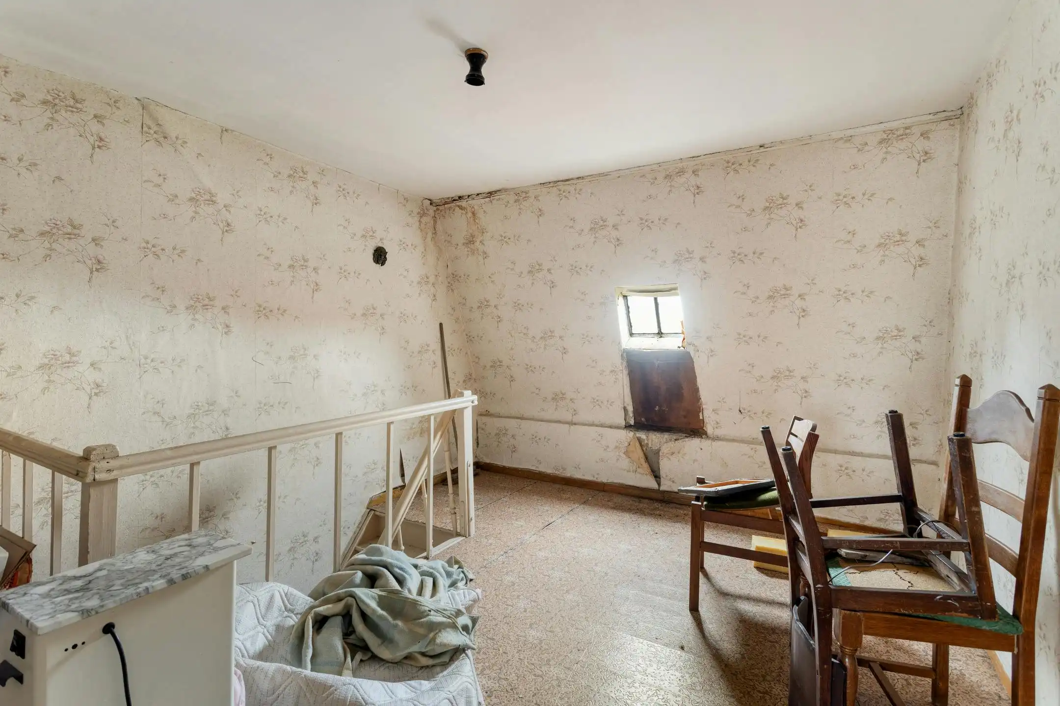 Ruime woning met tuin en garage op 380m² te Leisele. foto 19