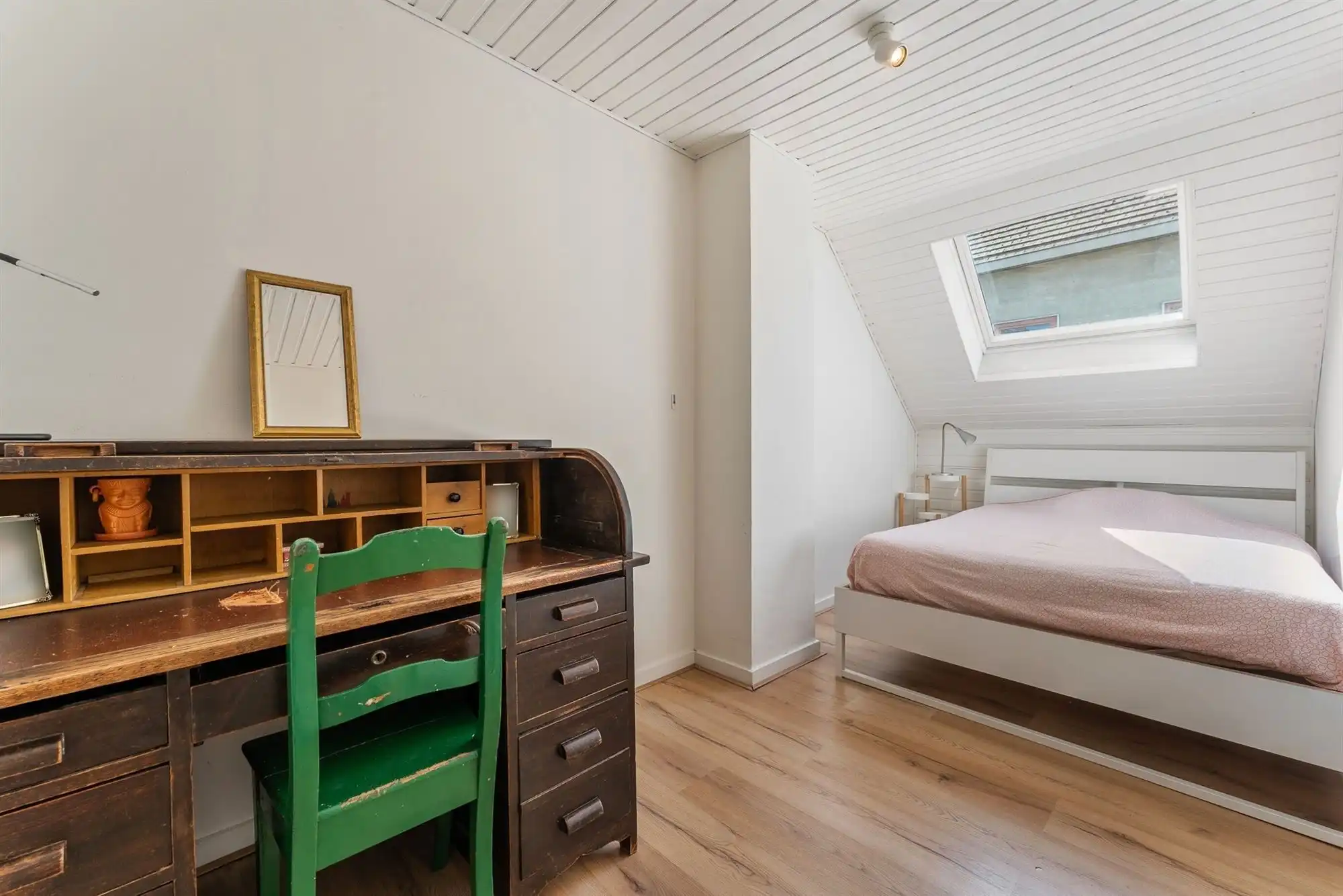 Steegwoning met naastliggend atelier/opslagplaats foto 17