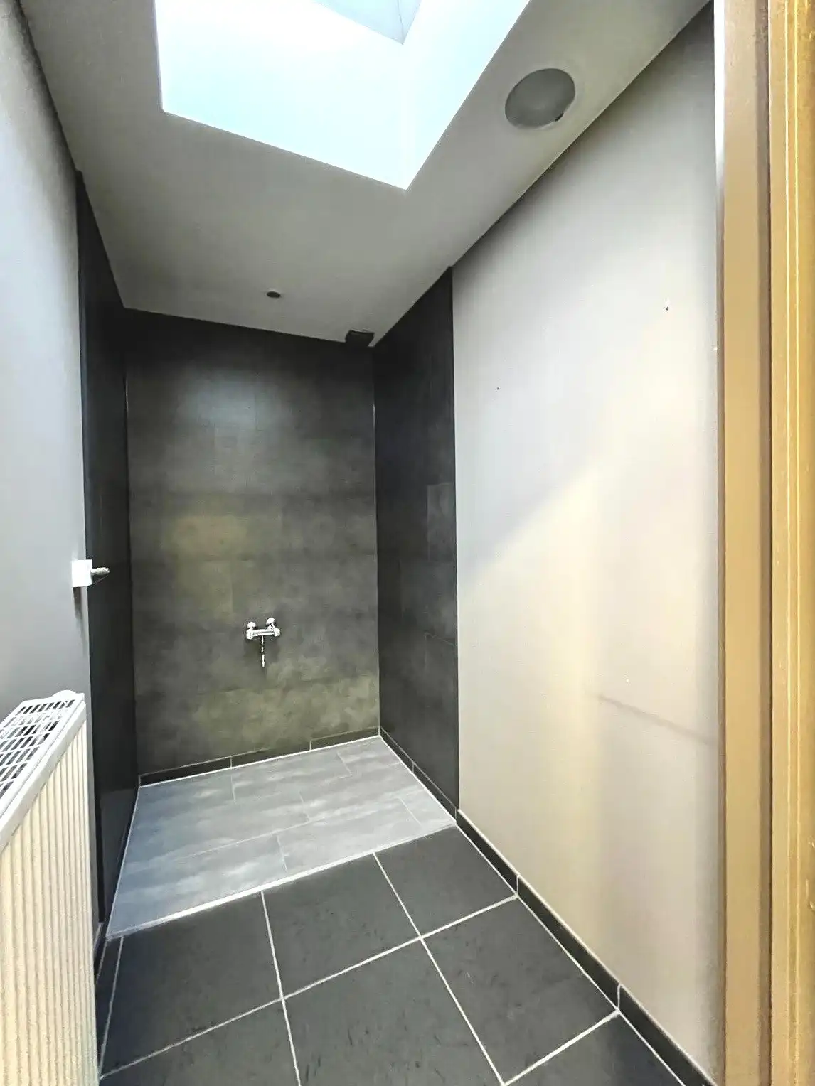 COMMERCIEEL GEBOUW - 214 M² BRUIKBARE RUIMTE foto 9