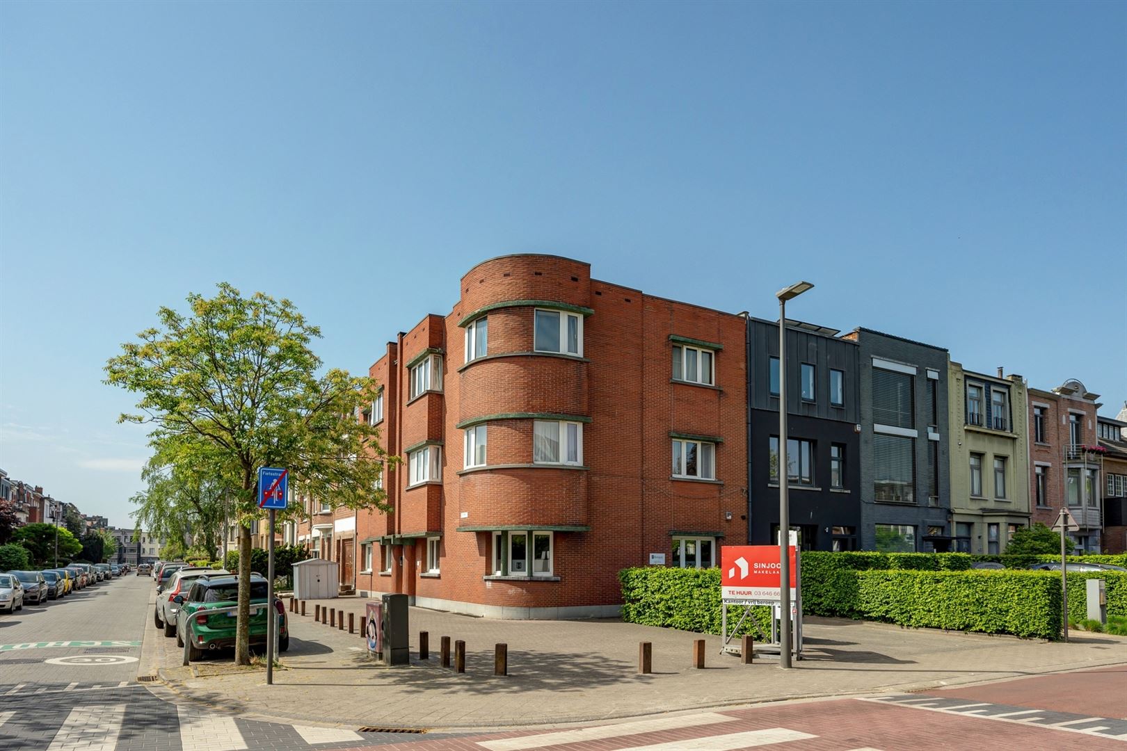 Prachtige gelijkvloerse kantoorruimte, ideaal voor bureel of vrij beroep foto 11