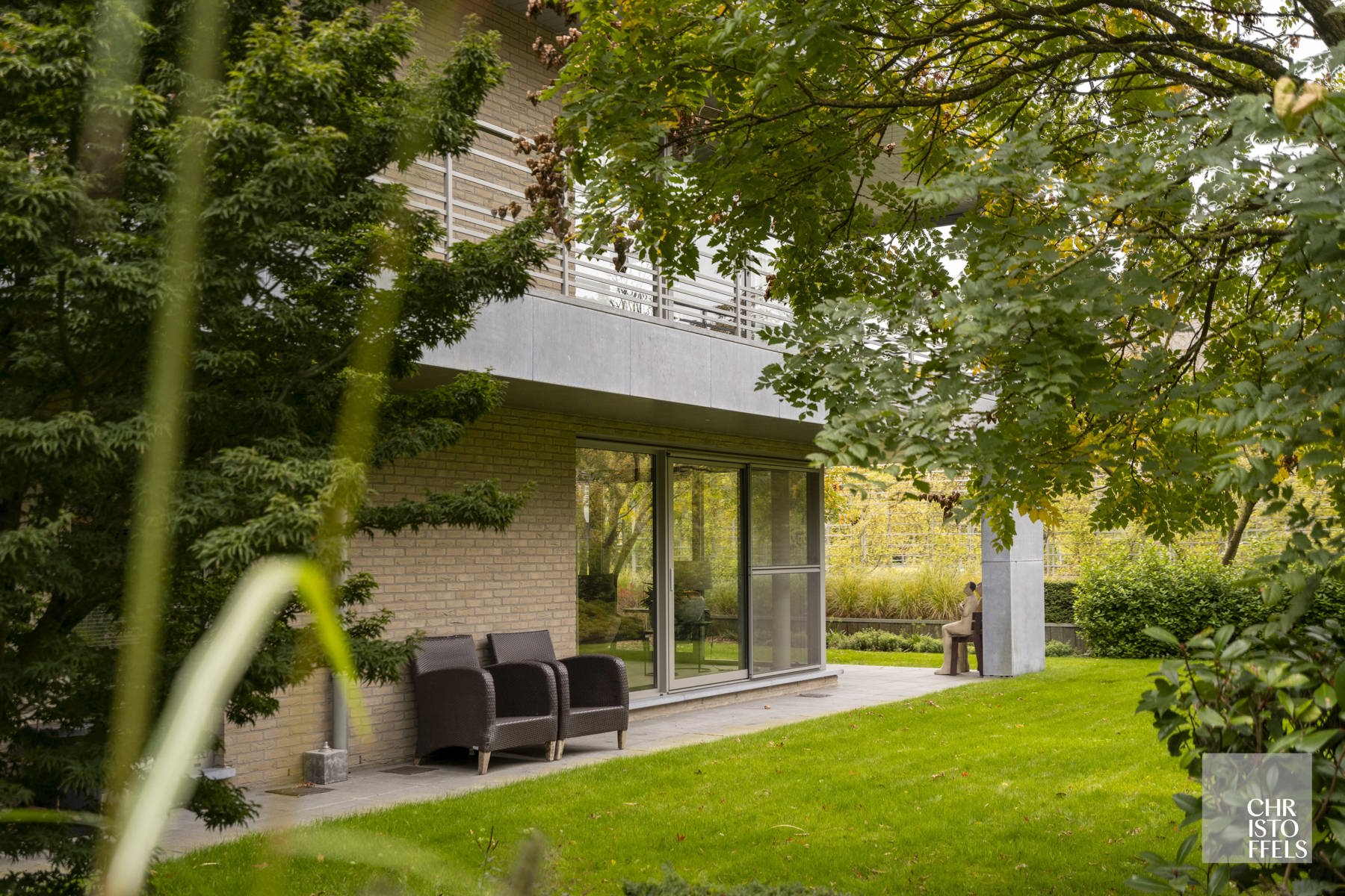 Exclusief villa-appartement (183m²) met privé tuin gelegen in een afgesloten park met buitenzwembad. foto 38