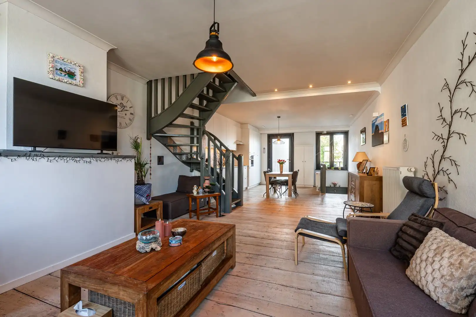 Stijlvolle woonst te koop in Eeklo - Recent gerenoveerd met diverse mogelijkheden in een levendige omgeving! foto 5