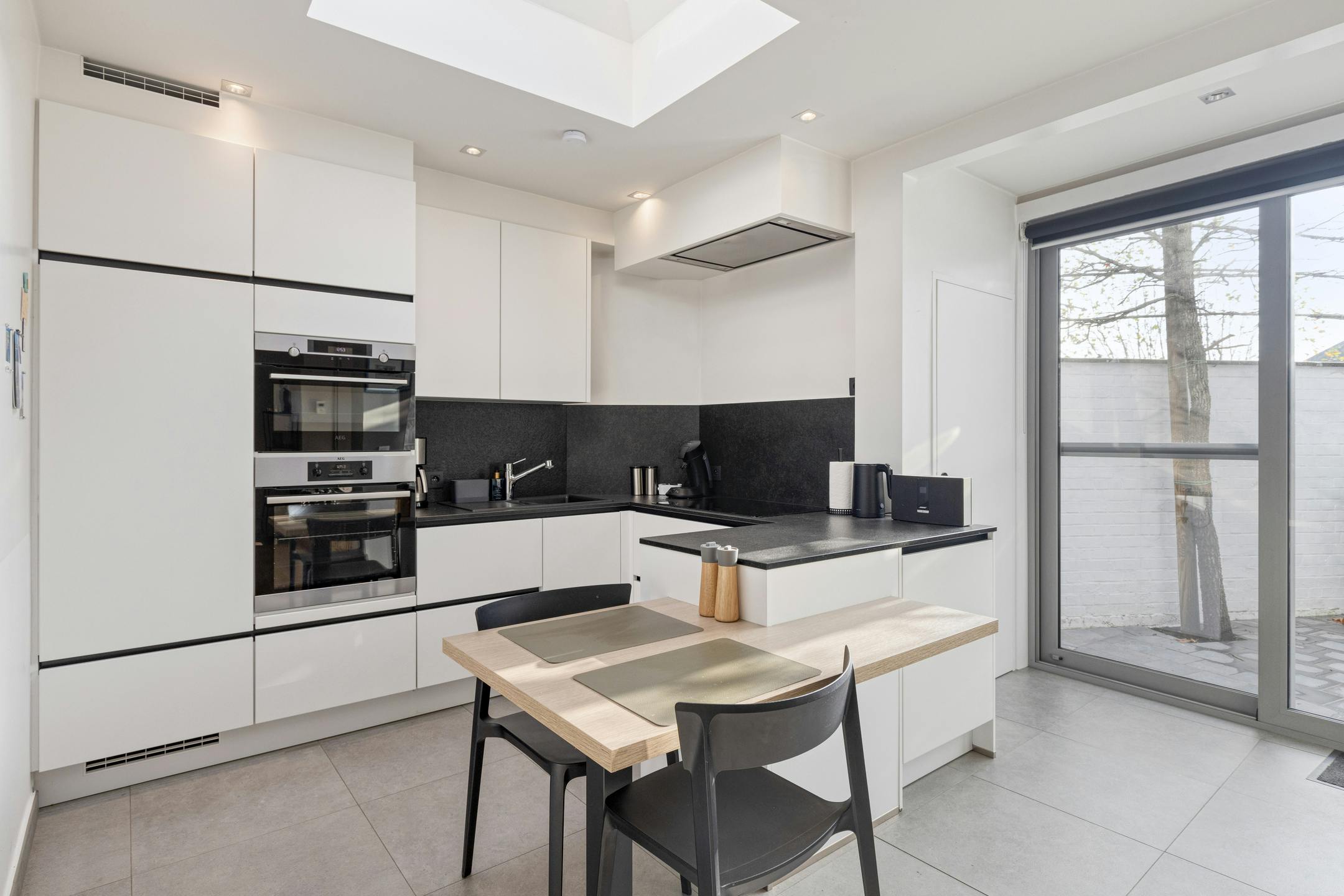 Mooi afgewerkt huis te koop in Vlamertinge met EPC B-label! foto 12