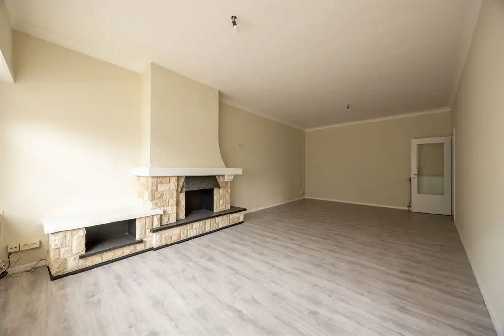 Instapklaar gelijkvloersappartement met stadskoer foto 5