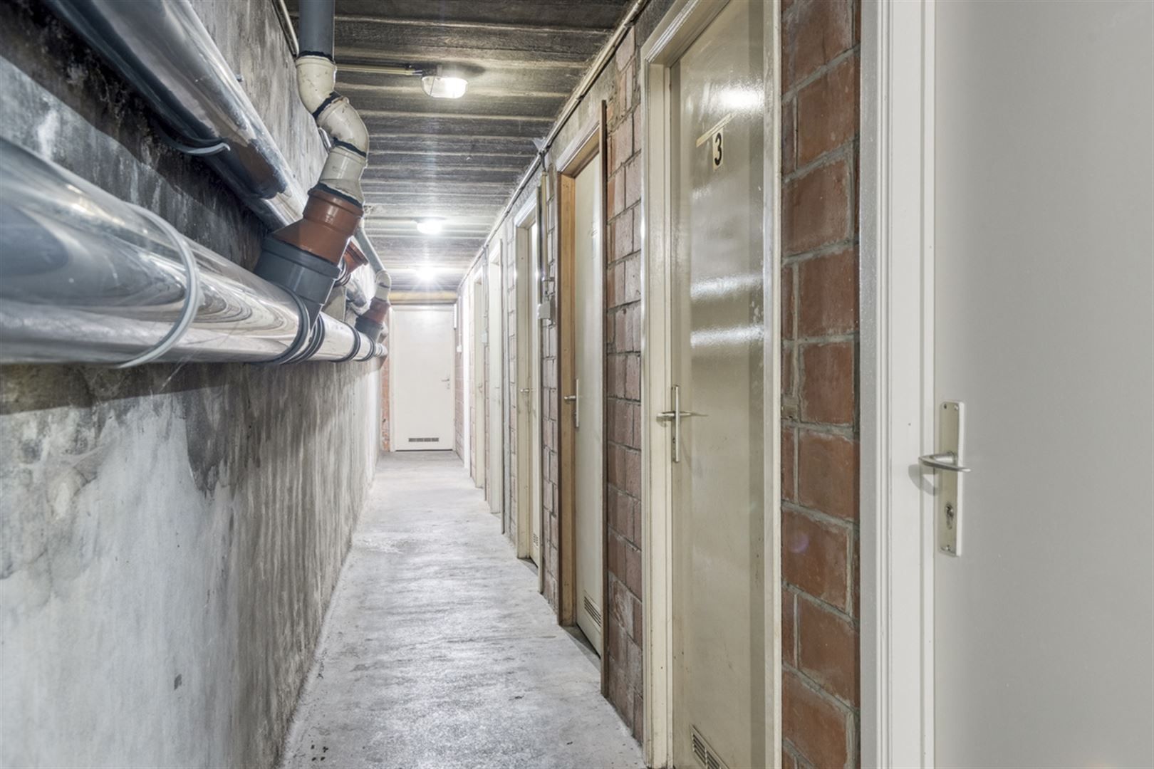 Centraal gelegen appartement met 2 slaapkmrs en autostaanplaats foto 19