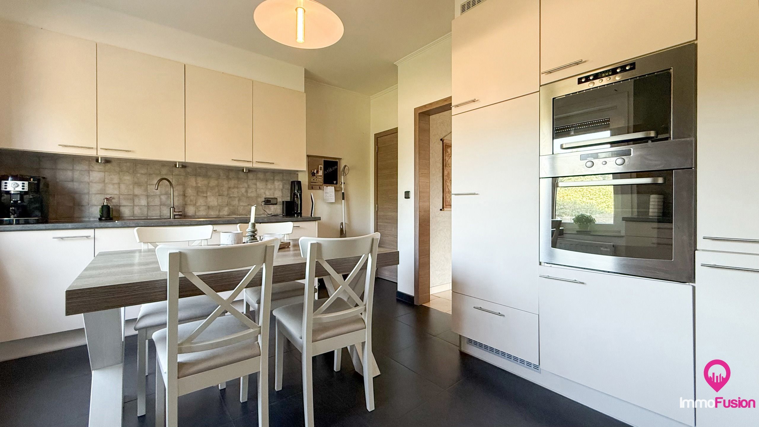 Praktische bungalowwoning met prachtige tuin en zwemvijver! foto 7