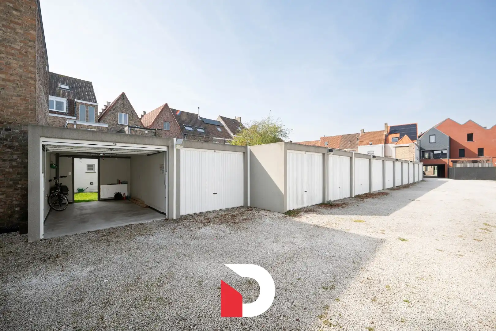 Riante burgerwoning te Kristus-Koning met 4 slk tuin en garagebox foto 27