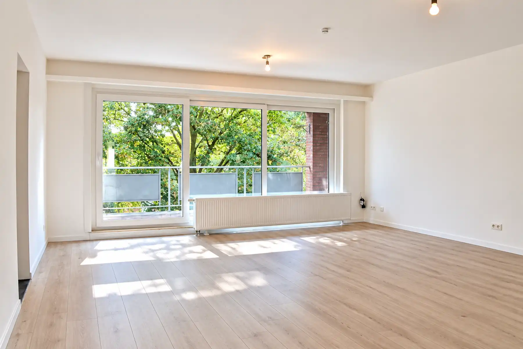 TOF APPARTEMENT MET 2 SLPKS IN BUIZEGEM foto {{pictureIndex}}