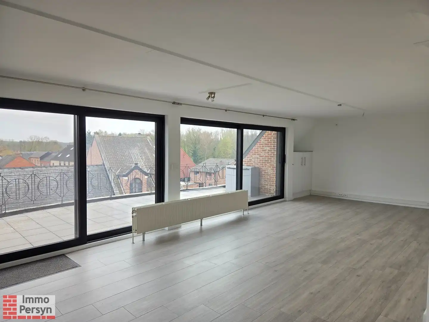 Ruime gerenoveerde triplex te Begijnendijk foto 9