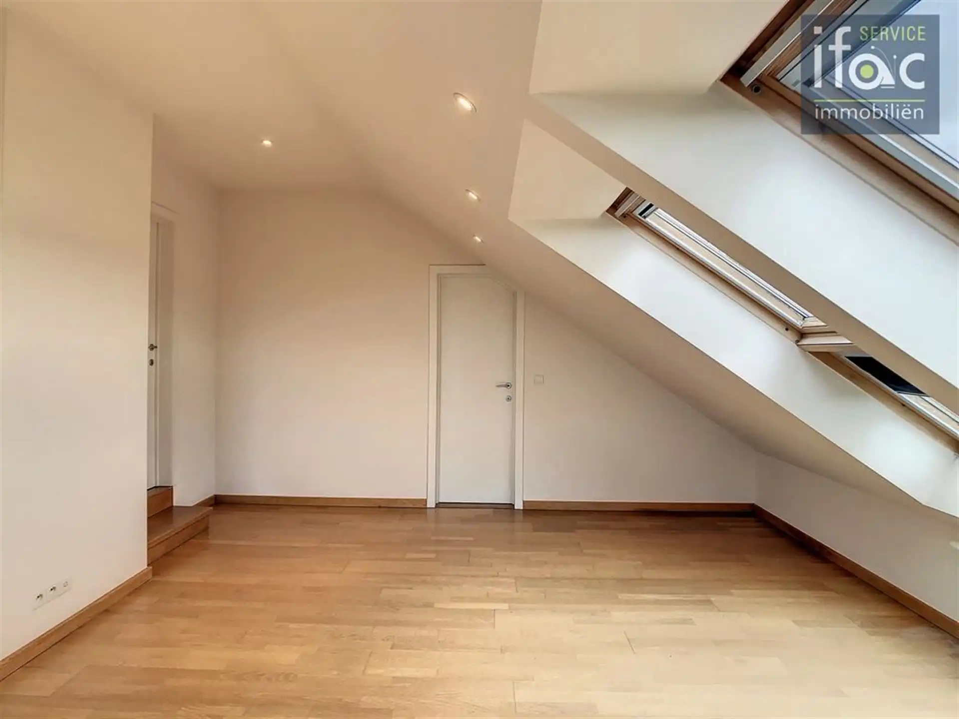 Prachtige 3-gevel villa met unieke panoramische vergezichten foto 26