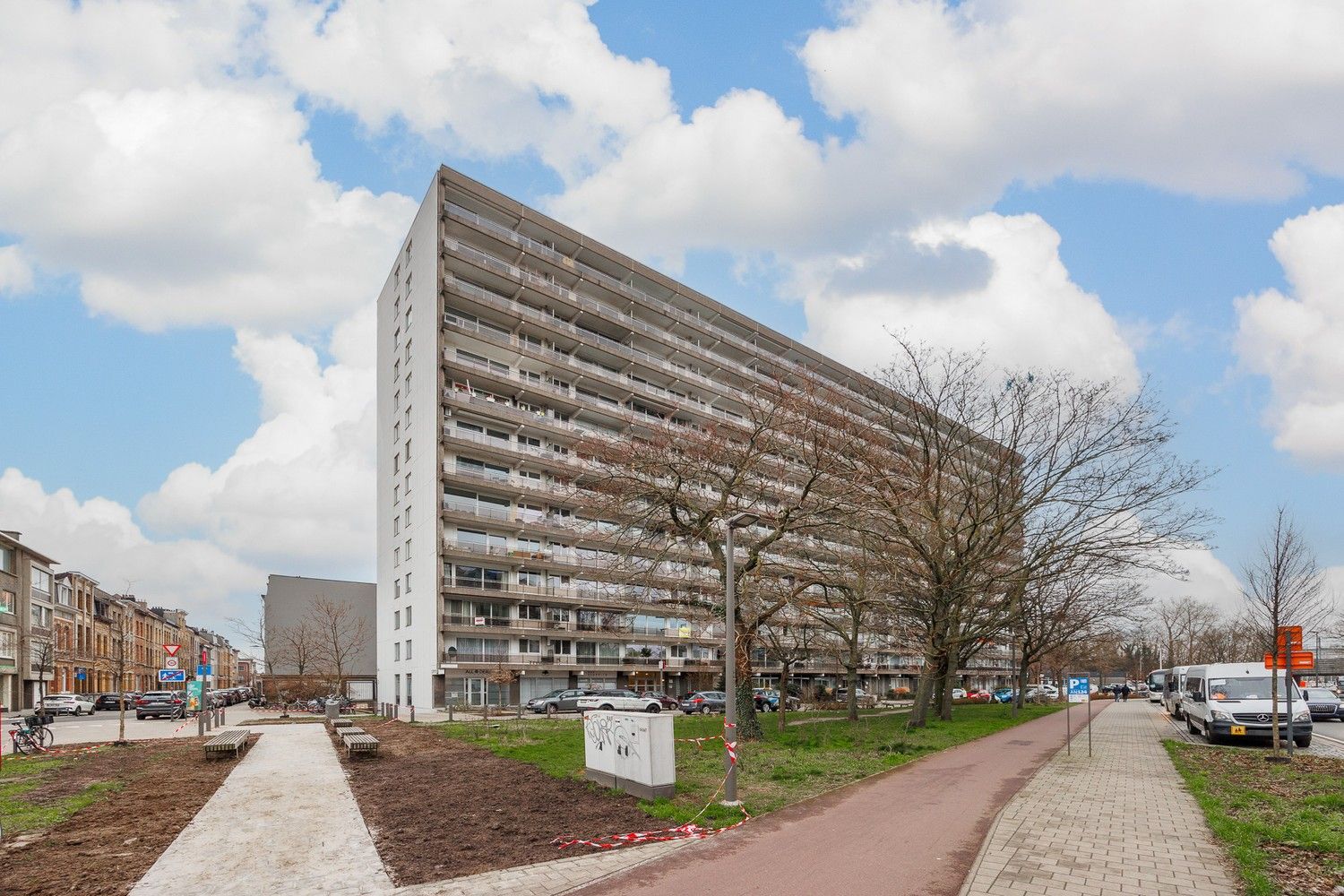 Ruim appartement met 2 slaapkamers en terras op top locatie! foto 3