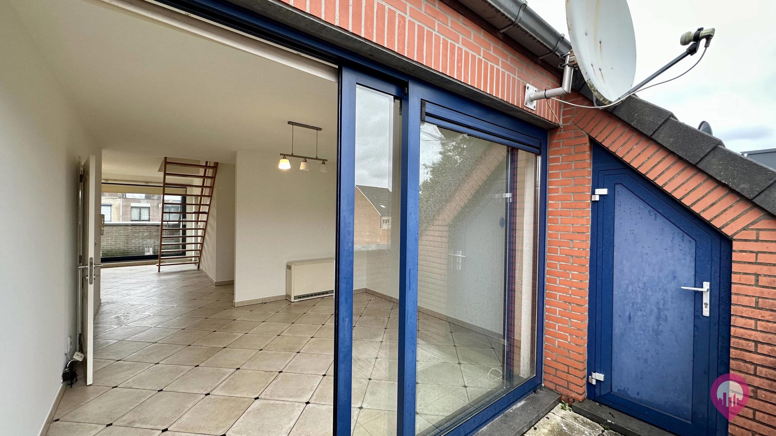 Zeer ruim duplex appartement met lift met  3 slaapkamers! foto 30