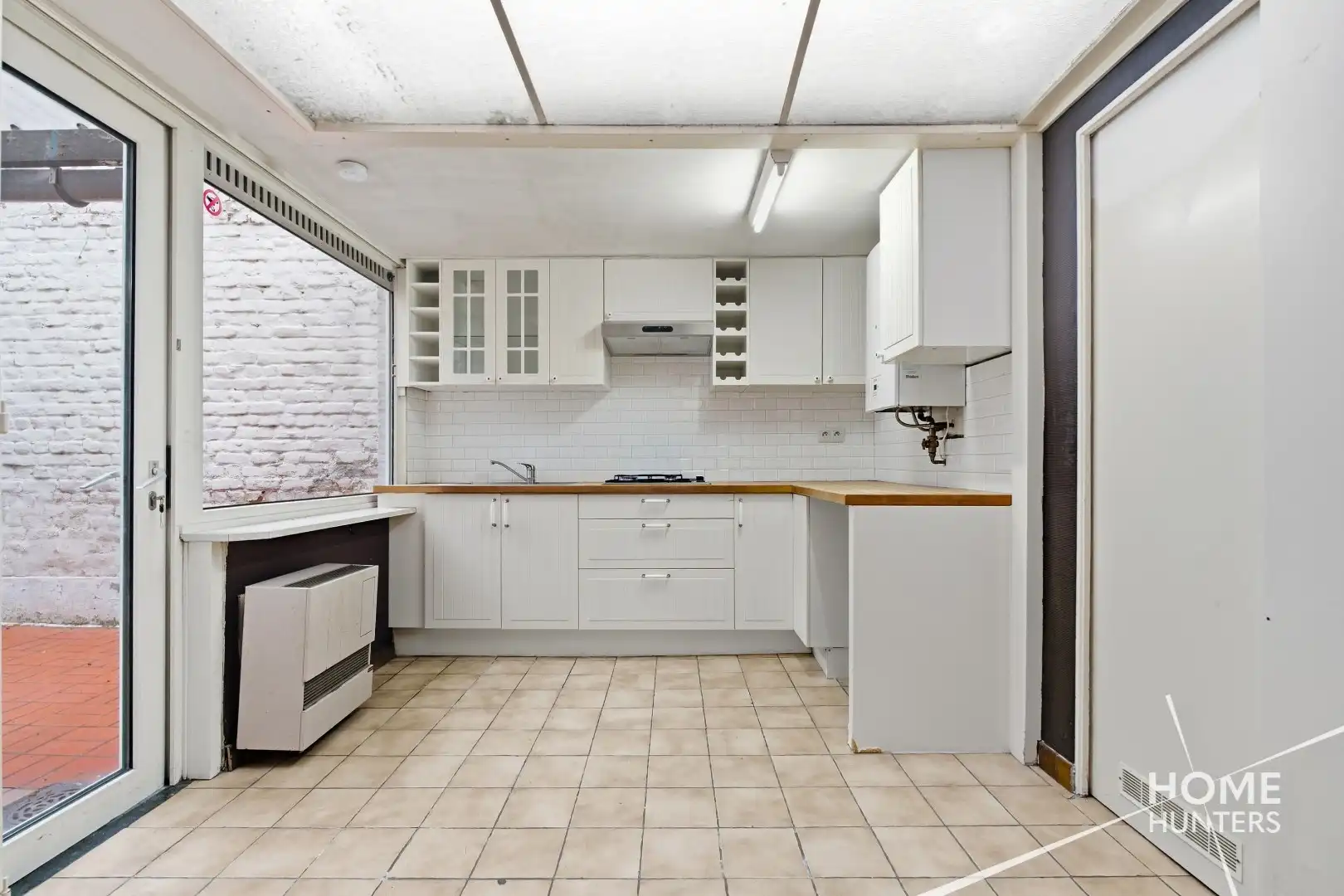 Ruime halfopen bebouwing met 4 slaapkamers in het hart van Diksmuide! foto 6
