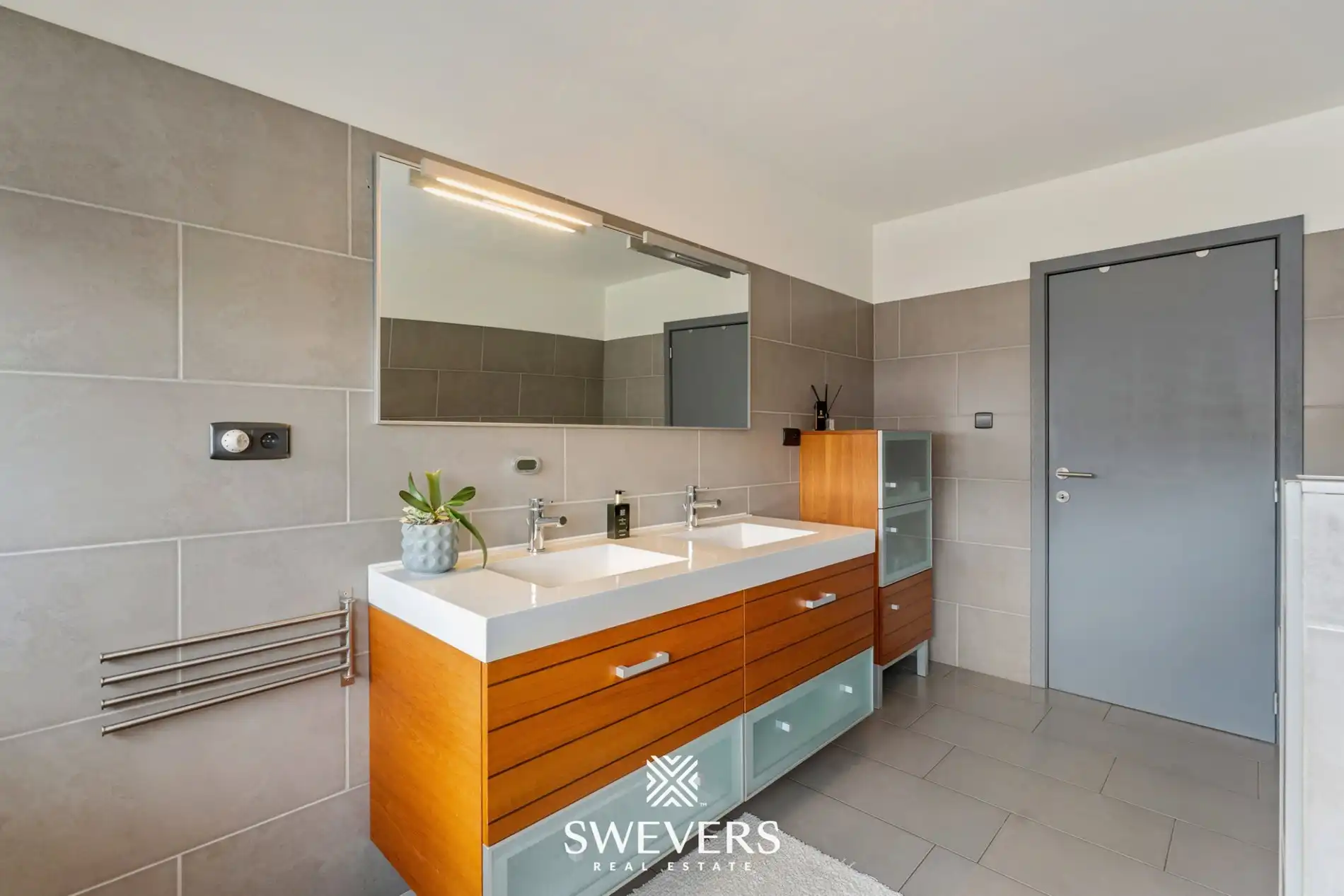 Werken, wonen en genieten in luxevilla met zwembad, poolhouse en magazijn in Koersel foto 22