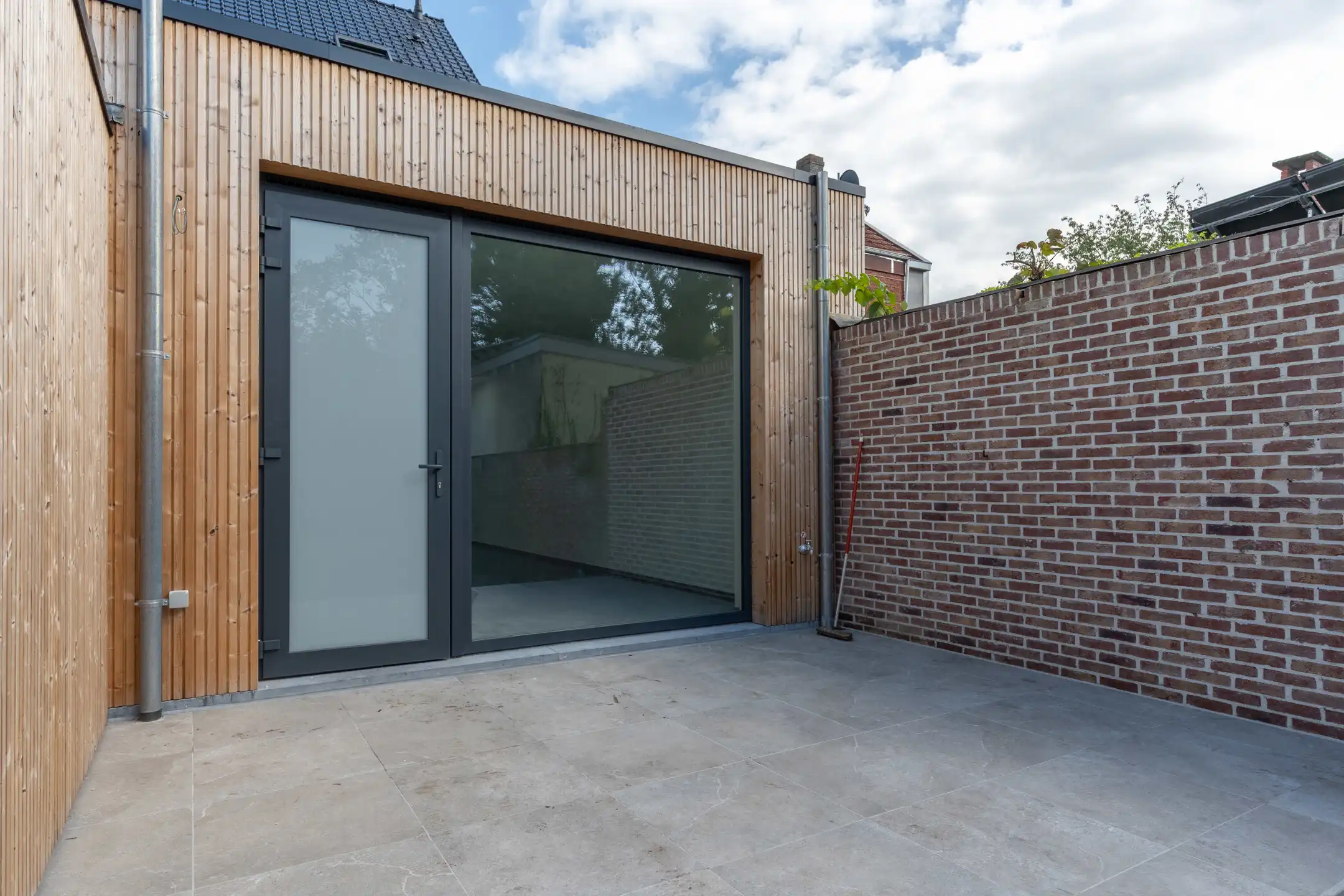Vernieuwbouwwoning ('26) met 3 slpk op 306 m²met achteringang foto 2
