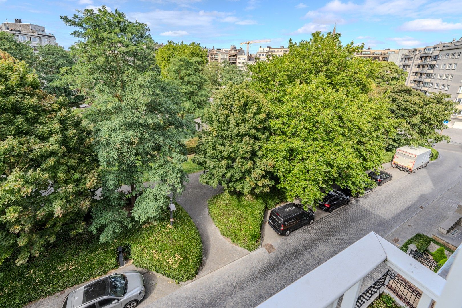 Gerenoveerd appartement op topligging foto 3