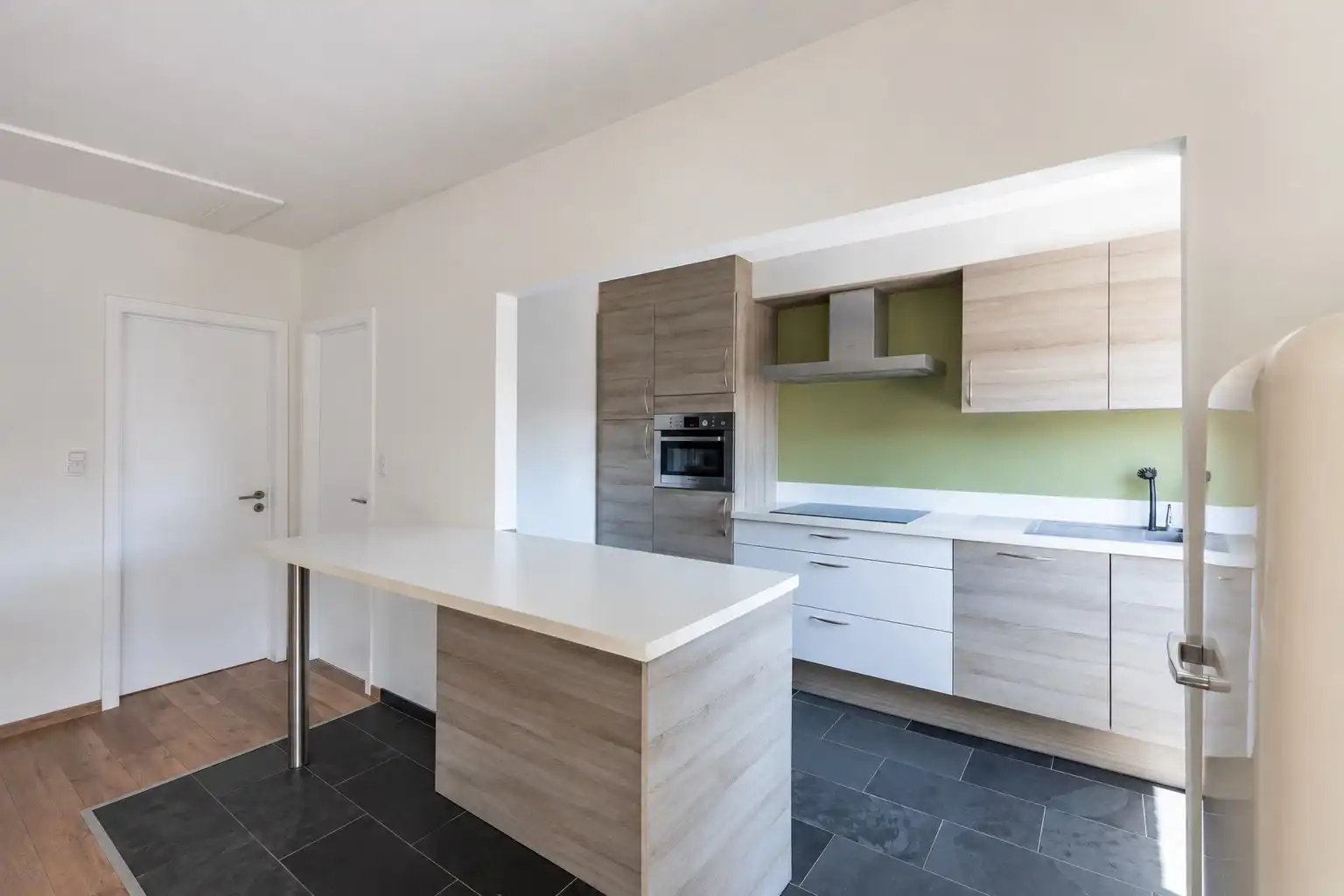 Rustig gelegen appartement met 3 slaapkamers en terras in Heers. foto 6
