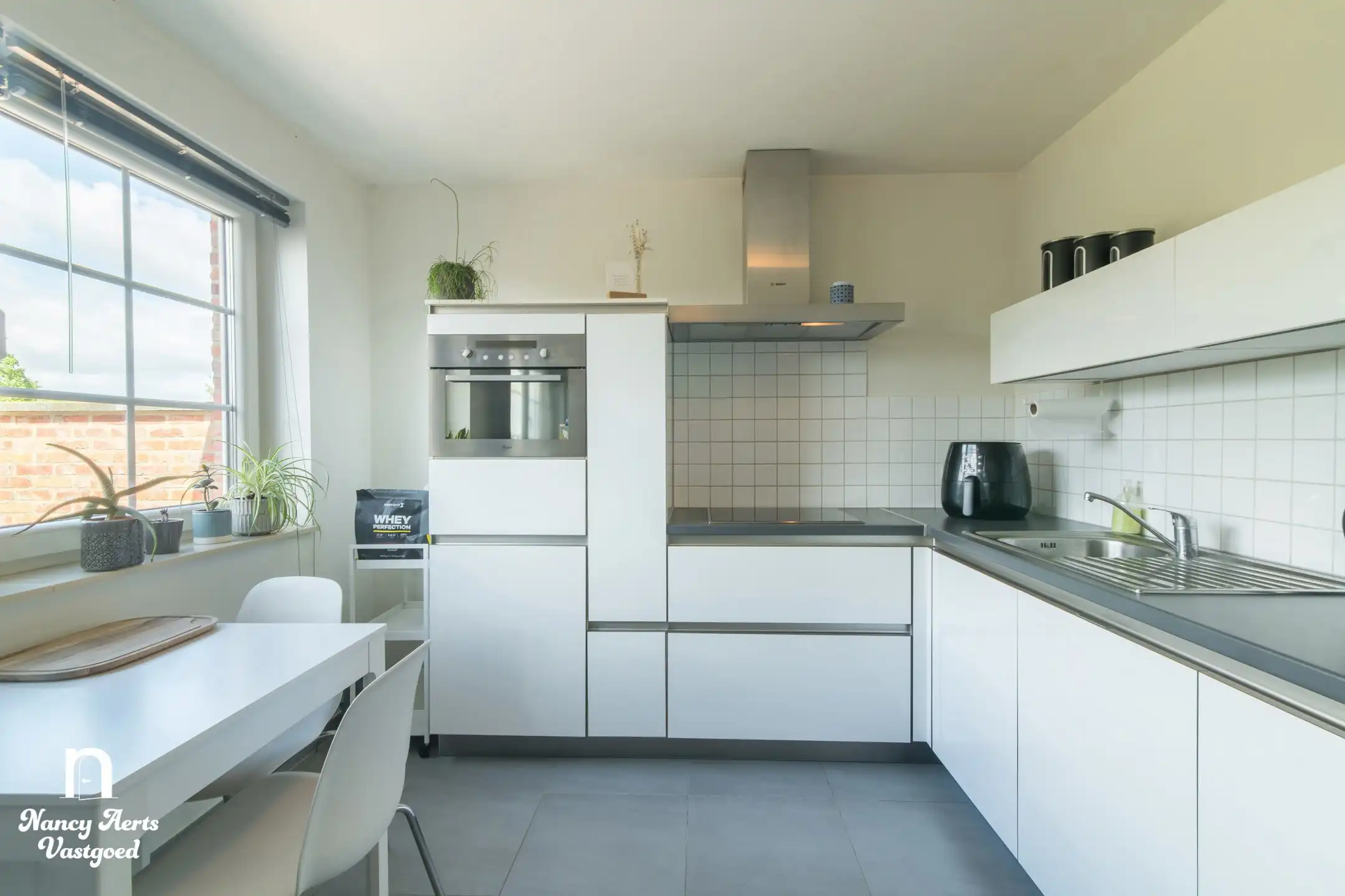 Instapklaar duplex-appartement met terras en 2 parkings foto 13