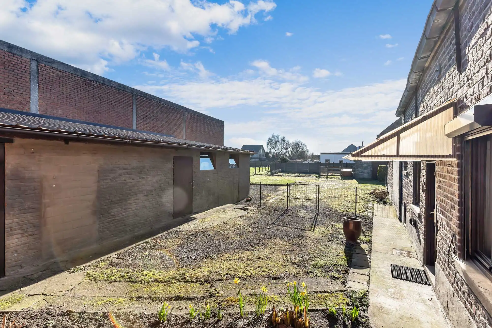 Te renoveren halfopen bebouwing met potentieel op toplocatie foto 15