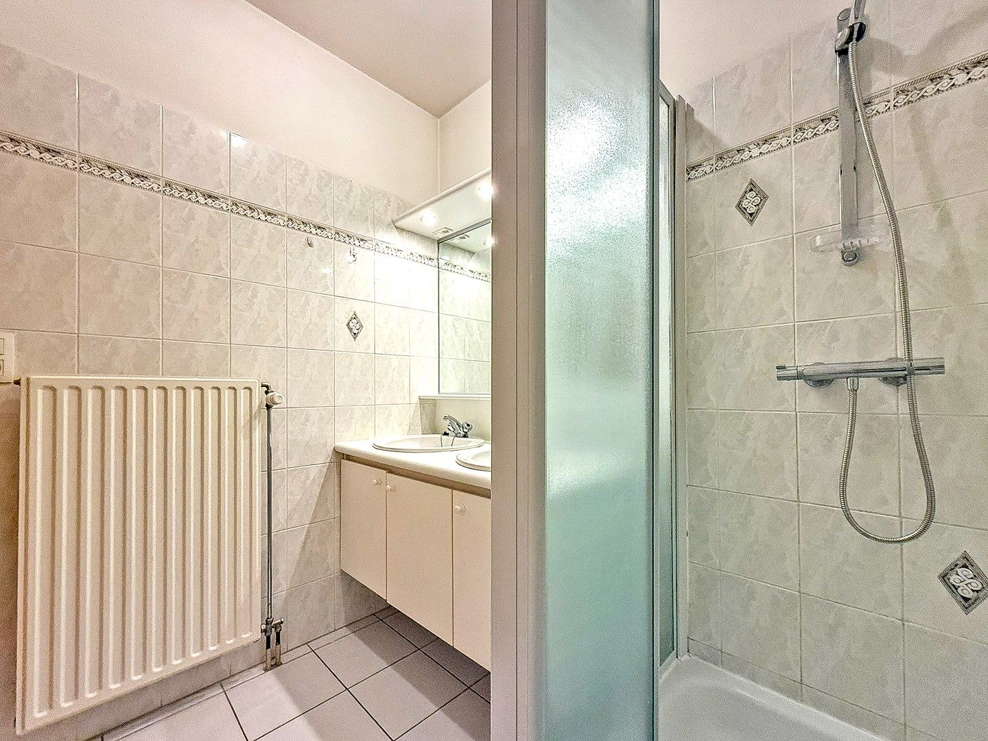 Instapklaar 2-slaapkamer appartement in centrum Diksmuide! foto 10