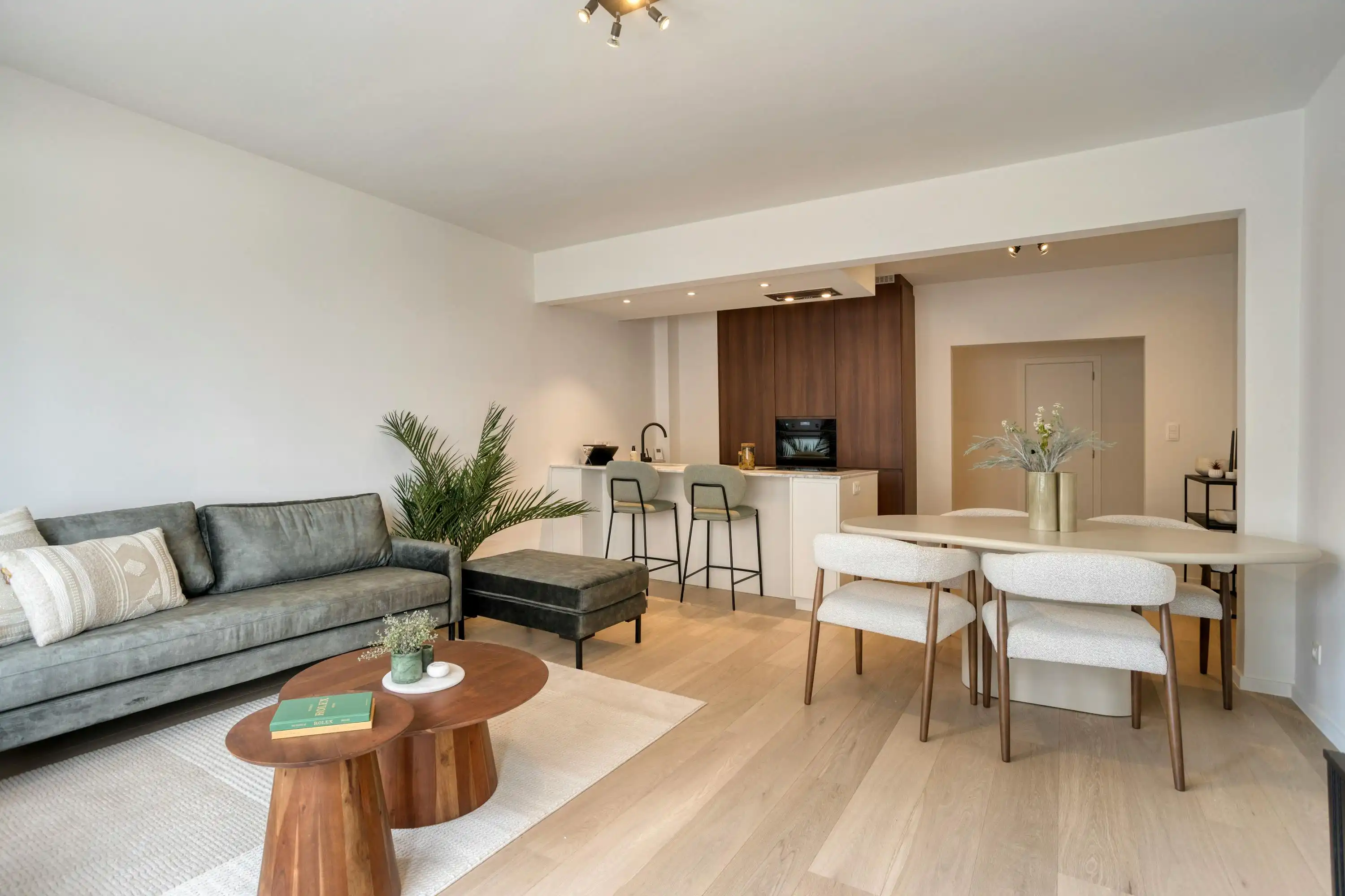 Mooi gerenoveerd appartement te koop met lateraal zeezicht foto 2