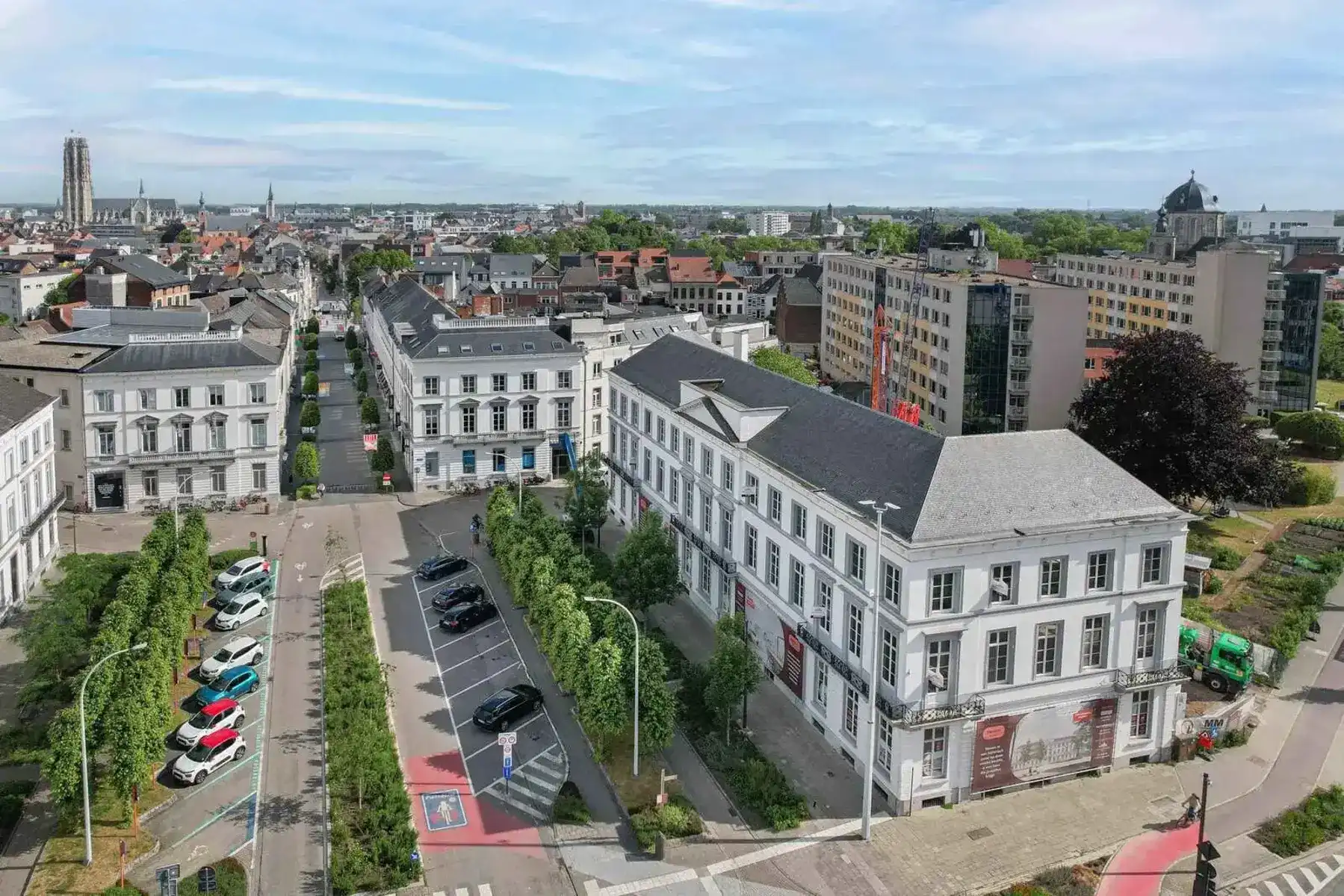 Kantoorruimte (246 m²) aan de stadsingang van Mechelen foto {{pictureIndex}}