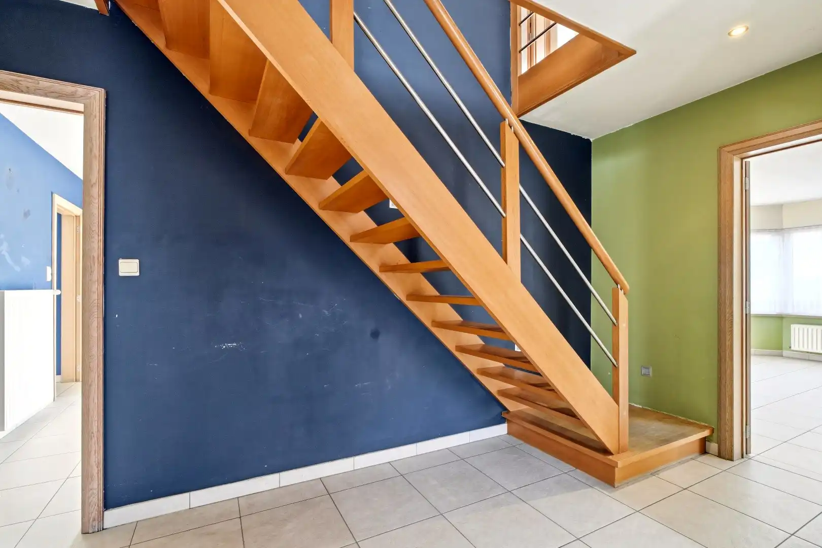 Ruime halfopen woning met 5 slaapkamers te koop in Werken met garage en ruime tuin! foto 15