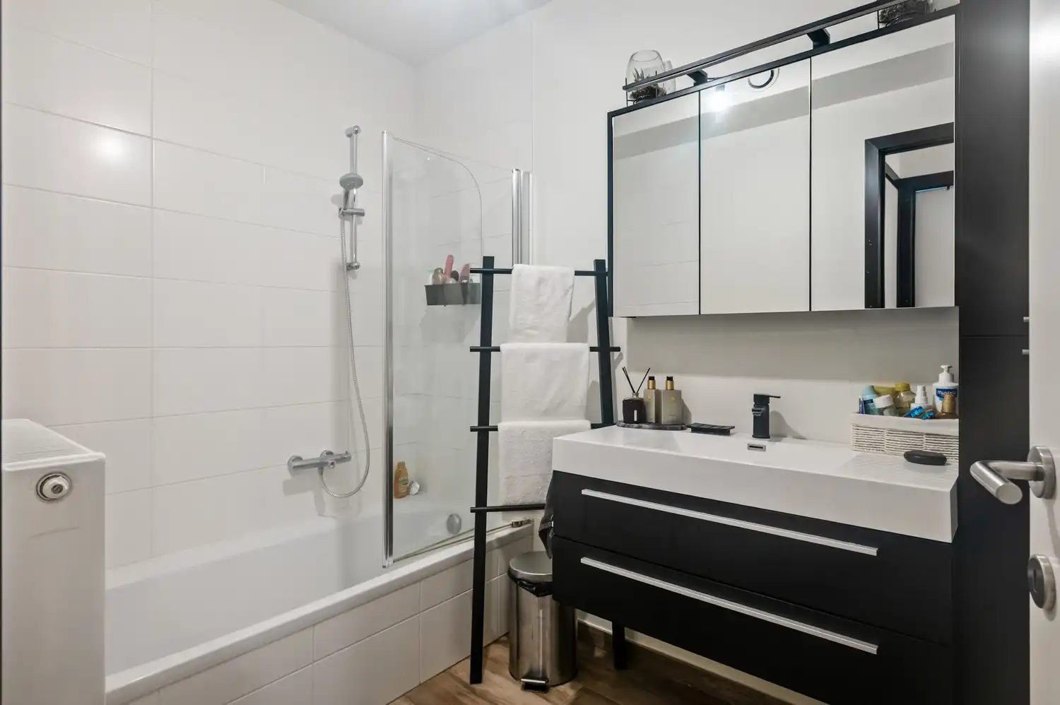 Instapklaar appartement met 2 slaapkamers! foto 6