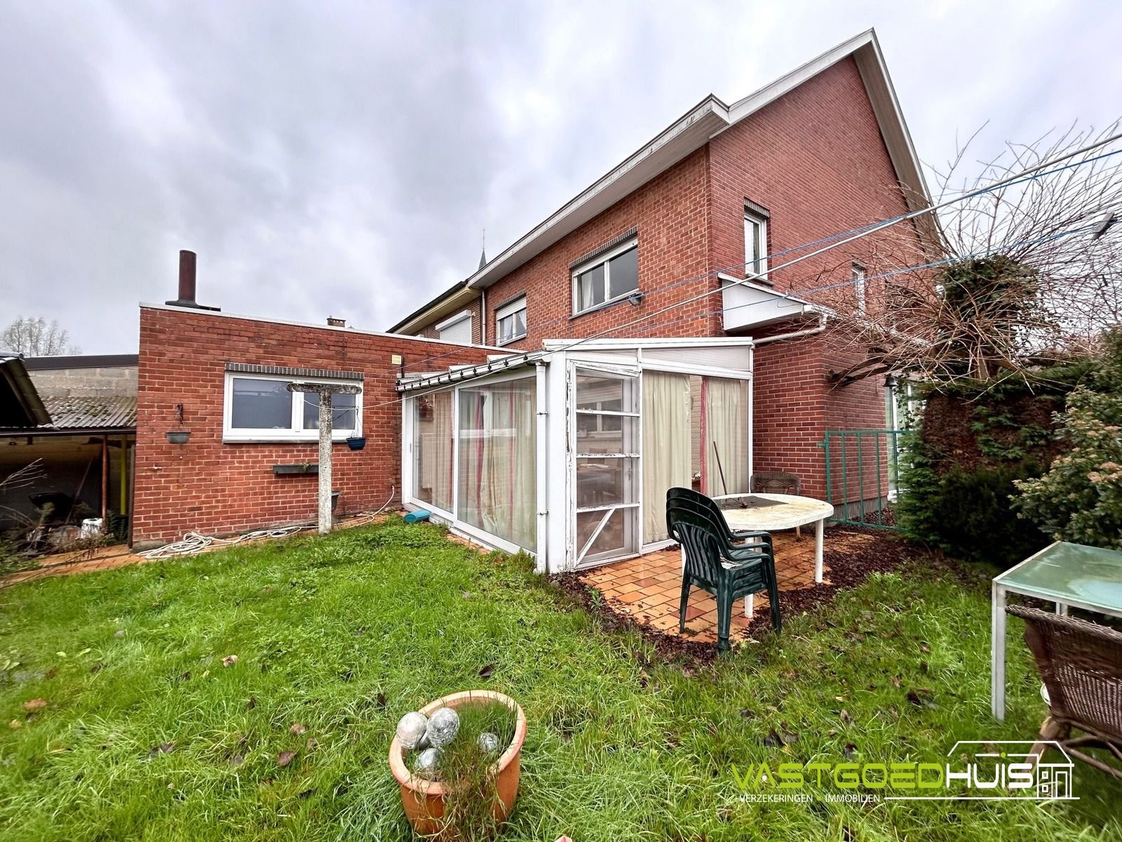 Karaktervolle, halfopen bebouwing met garage en tuin foto 25