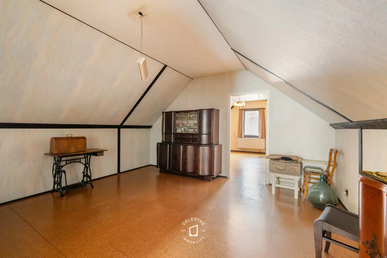 RUIME WONING met garage voor 2 wagens en grote tuin op centrale ligging in Welle foto 19